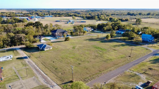 209 S Walton Street, Blooming Grove, TX 76626