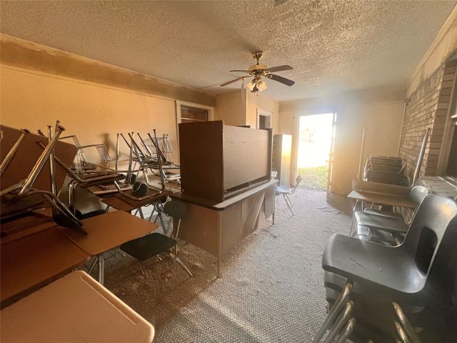 209 S Walton Street, Blooming Grove, TX 76626