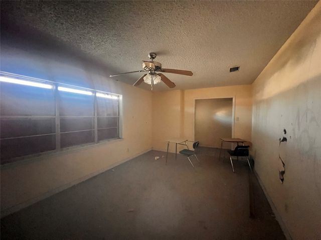 209 S Walton Street, Blooming Grove, TX 76626