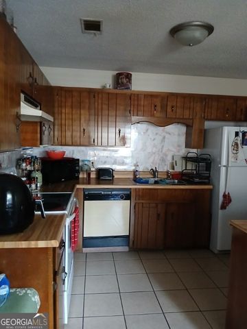 243 Garden Circle, Hinesville, GA 31313