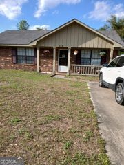 243 Garden Circle, Hinesville, GA 31313