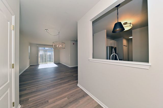 2562 GOLF RIDGE Circle 2562, Naperville, IL 60563