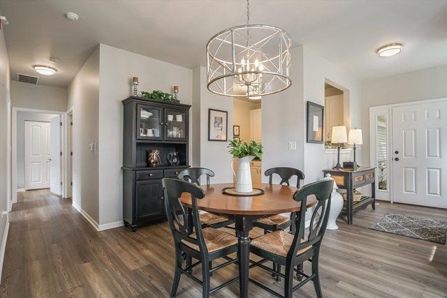 2562 GOLF RIDGE Circle 2562, Naperville, IL 60563