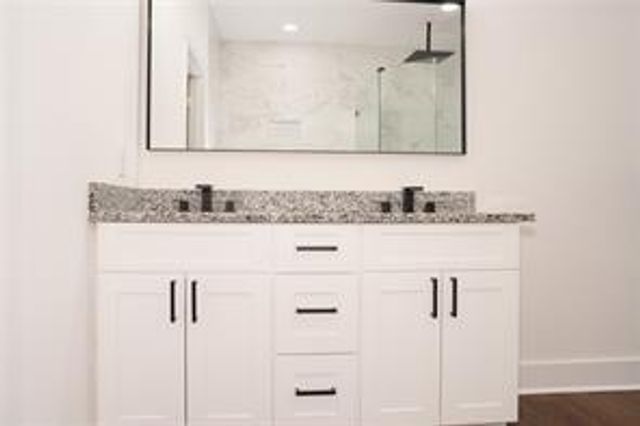 2227 Spyglass Dr, Navasota, TX 77868