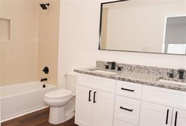 2227 Spyglass Dr, Navasota, TX 77868