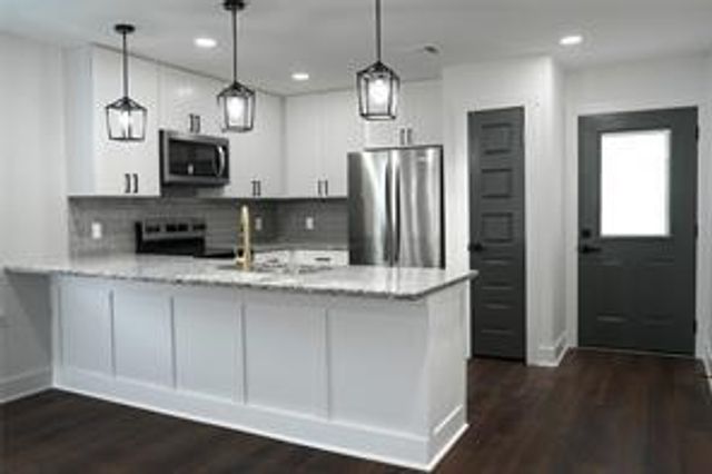 2227 Spyglass Dr, Navasota, TX 77868