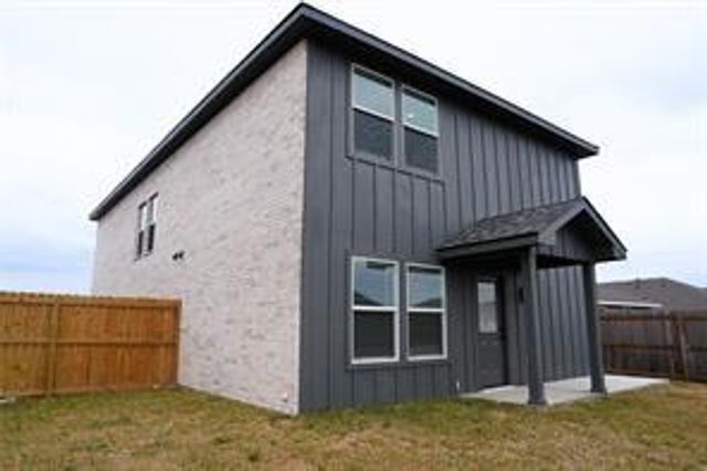 2227 Spyglass Dr, Navasota, TX 77868