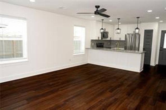 2227 Spyglass Dr, Navasota, TX 77868