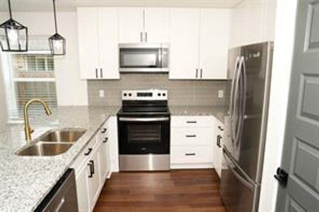 2227 Spyglass Dr, Navasota, TX 77868