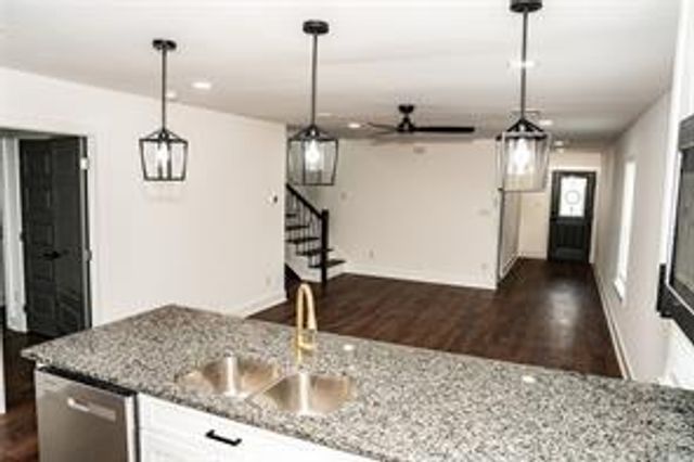2227 Spyglass Dr, Navasota, TX 77868