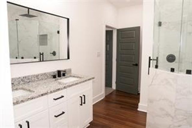 2227 Spyglass Dr, Navasota, TX 77868