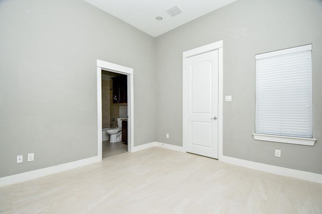 955 W 24th Street D, Houston, TX 77008