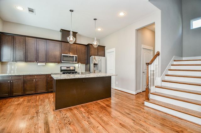 955 W 24th Street D, Houston, TX 77008