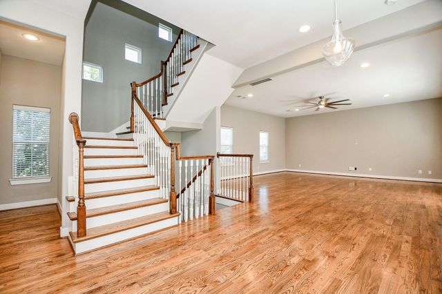 955 W 24th Street D, Houston, TX 77008