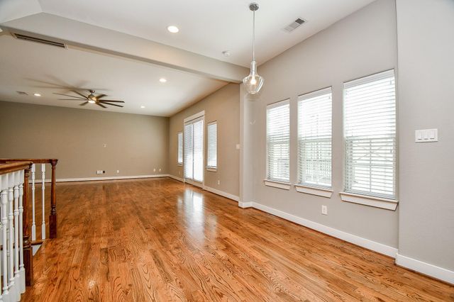 955 W 24th Street D, Houston, TX 77008