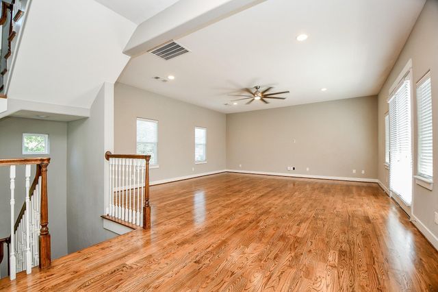 955 W 24th Street D, Houston, TX 77008