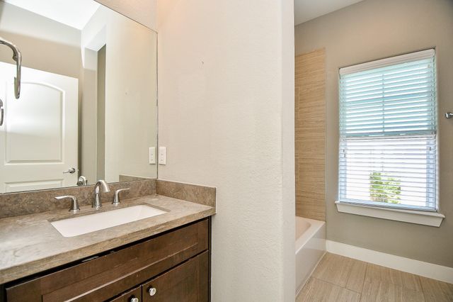 955 W 24th Street D, Houston, TX 77008