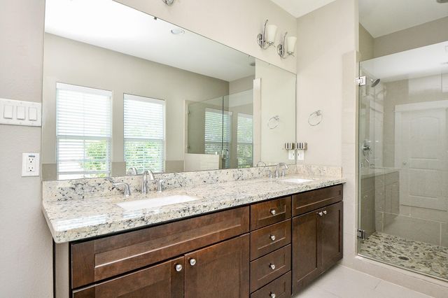 955 W 24th Street D, Houston, TX 77008