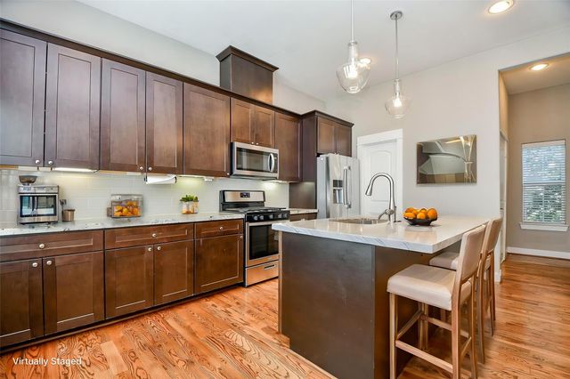 955 W 24th Street D, Houston, TX 77008
