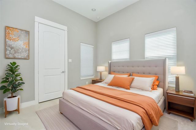 955 W 24th Street D, Houston, TX 77008