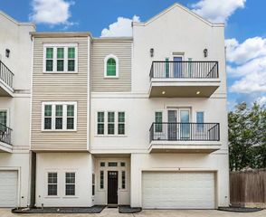 955 W 24th Street D, Houston, TX 77008