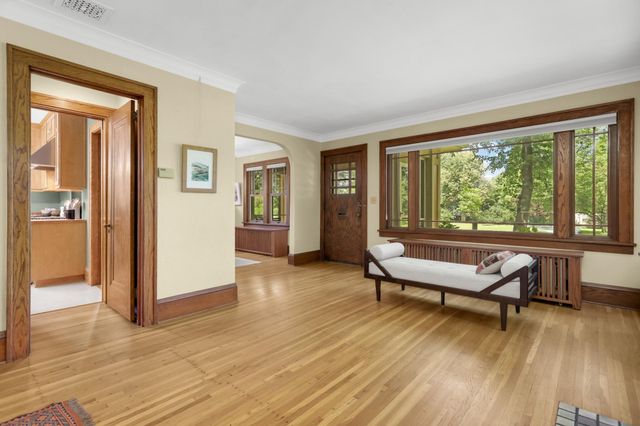 3015 E Minnehaha Parkway, Minneapolis, MN 55417