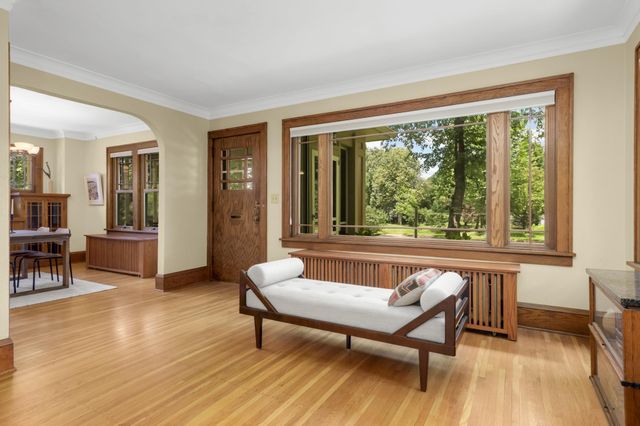 3015 E Minnehaha Parkway, Minneapolis, MN 55417