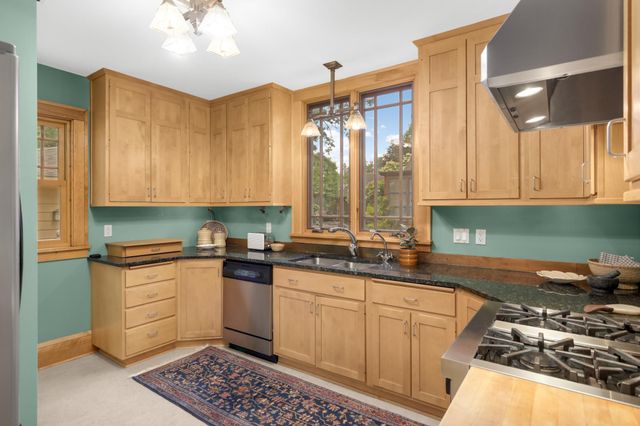 3015 E Minnehaha Parkway, Minneapolis, MN 55417
