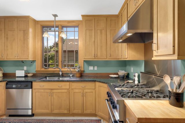 3015 E Minnehaha Parkway, Minneapolis, MN 55417