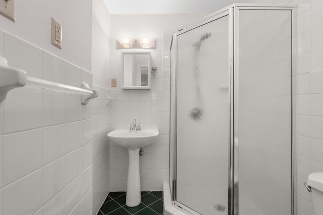 3015 E Minnehaha Parkway, Minneapolis, MN 55417