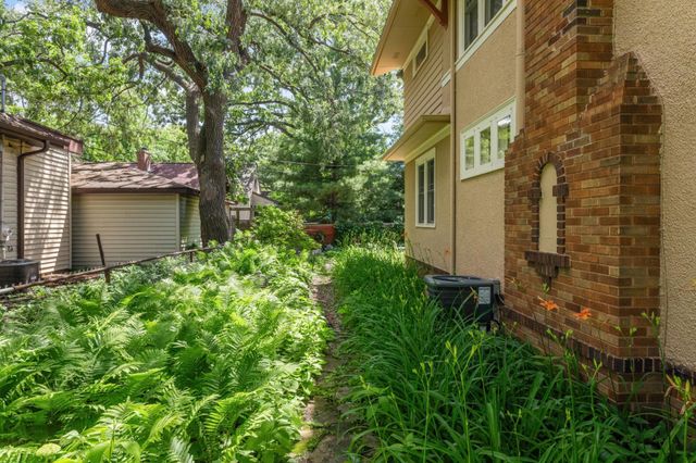 3015 E Minnehaha Parkway, Minneapolis, MN 55417