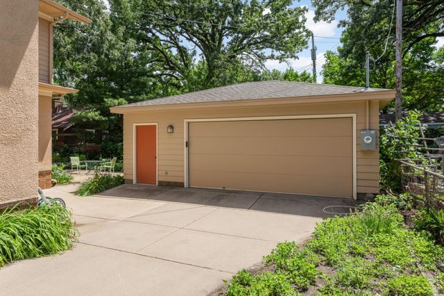 3015 E Minnehaha Parkway, Minneapolis, MN 55417