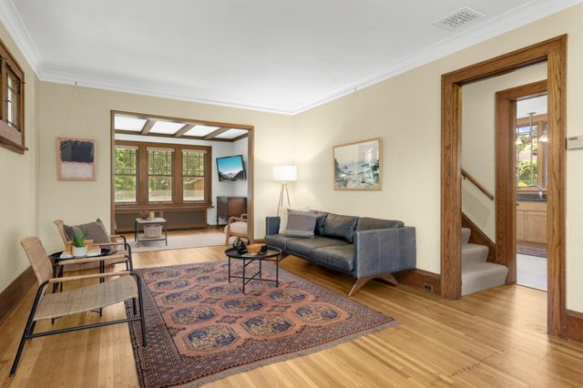 3015 E Minnehaha Parkway, Minneapolis, MN 55417