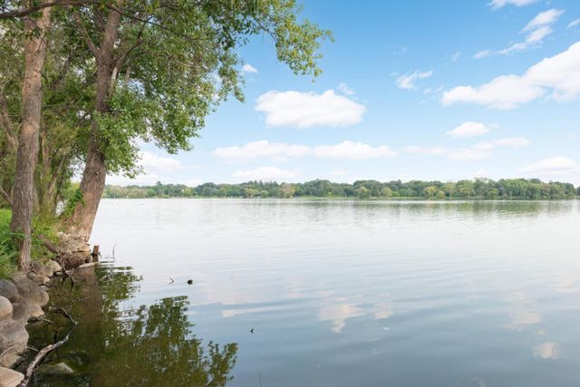 3015 E Minnehaha Parkway, Minneapolis, MN 55417