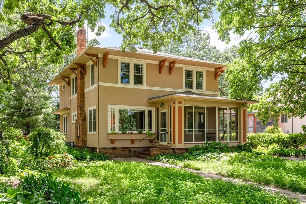 3015 E Minnehaha Parkway, Minneapolis, MN 55417