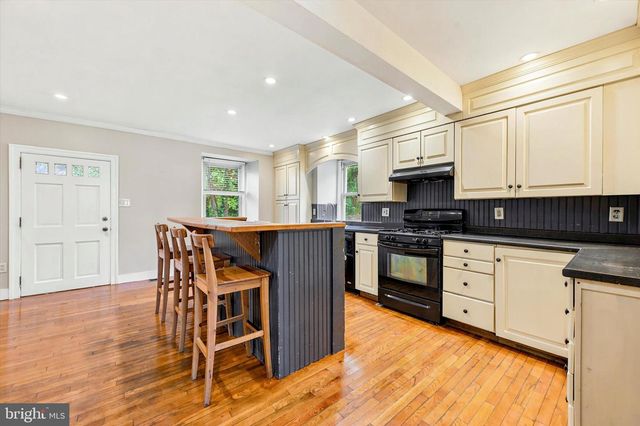 1255 VALLEY RD, Coatesville, PA 19320