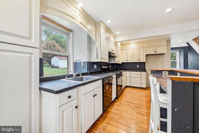 1255 VALLEY RD, Coatesville, PA 19320