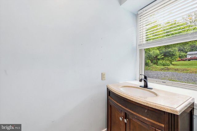 1255 VALLEY RD, Coatesville, PA 19320