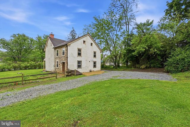1255 VALLEY RD, Coatesville, PA 19320