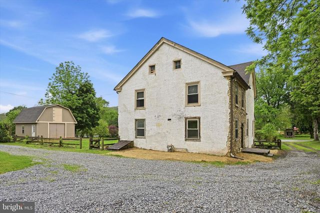 1255 VALLEY RD, Coatesville, PA 19320