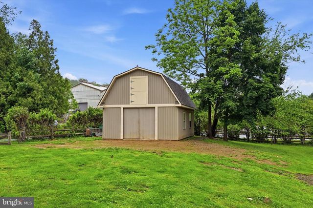 1255 VALLEY RD, Coatesville, PA 19320