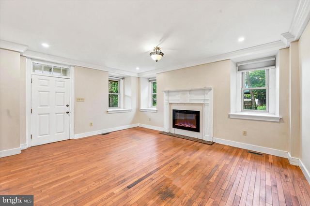 1255 VALLEY RD, Coatesville, PA 19320