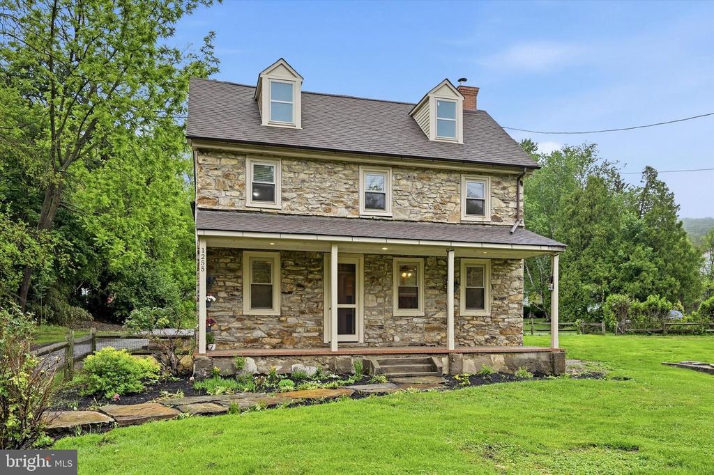 1255 VALLEY RD, Coatesville, PA 19320