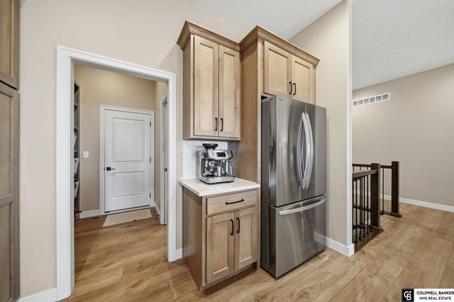 10614 Majestic Lane, Lincoln, NE 68527