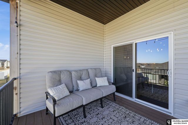 10614 Majestic Lane, Lincoln, NE 68527