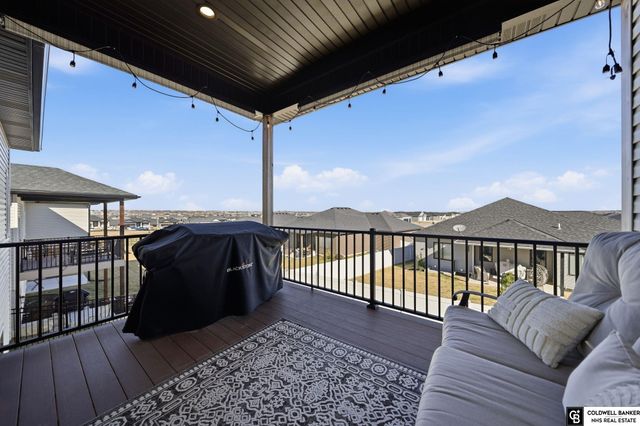 10614 Majestic Lane, Lincoln, NE 68527