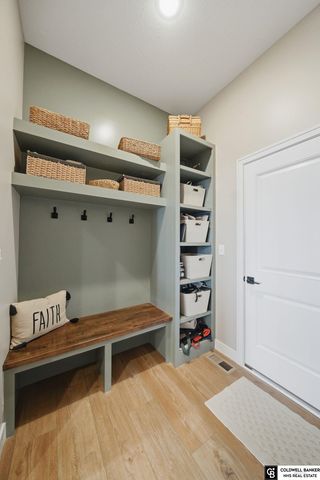 10614 Majestic Lane, Lincoln, NE 68527