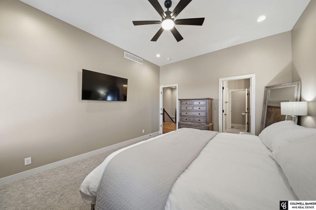 10614 Majestic Lane, Lincoln, NE 68527