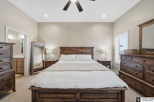 10614 Majestic Lane, Lincoln, NE 68527