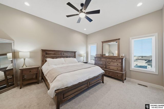 10614 Majestic Lane, Lincoln, NE 68527